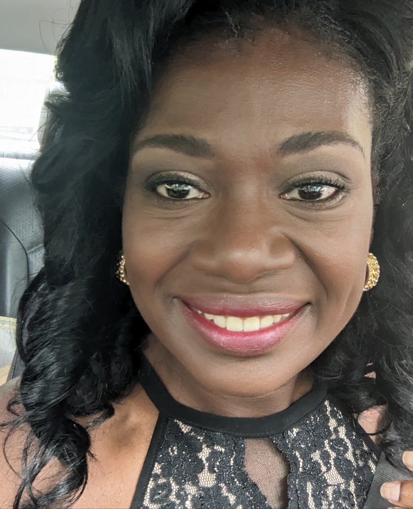 Meet your Posher, Ebony